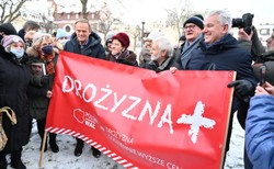"To przypomina sen szaleńca". Tusk o galopujących cenach prądu i gazu