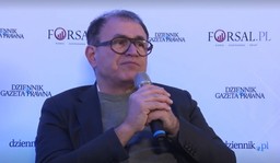 Roubini dla DGP z Davos: Światową gospodarkę czeka twarde lądowanie