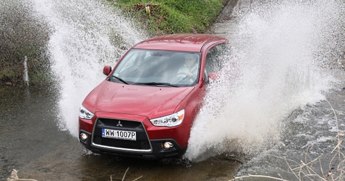 Mitsubishi ASX na autostradę i do lasu