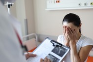 Naukowcy wiążą podwyższone stężenie PFAS we krwi  z nawracającymi poronieniami.