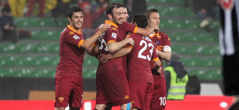 Roma wyeliminowała Inter. Derby Rzymu w finale Pucharu Włoch. WIDEO