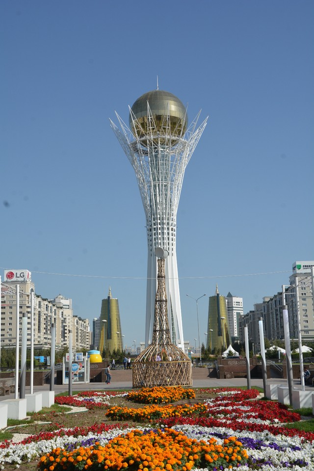 WieÅ¼a Bajterek - gÅÃ³wny symbol Astany
