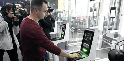 Najnowsza technologia na wrocławskim lotnisku. Automaty zastąpiły strażników
