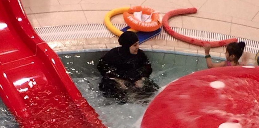 Mieszkańcy Koszalina w szoku: na basenie muzułmanka w ubraniu