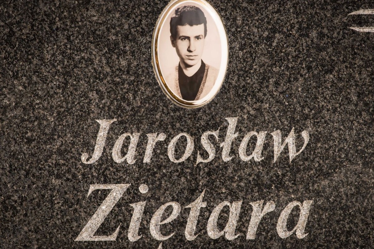Grób Jarosława Ziętary