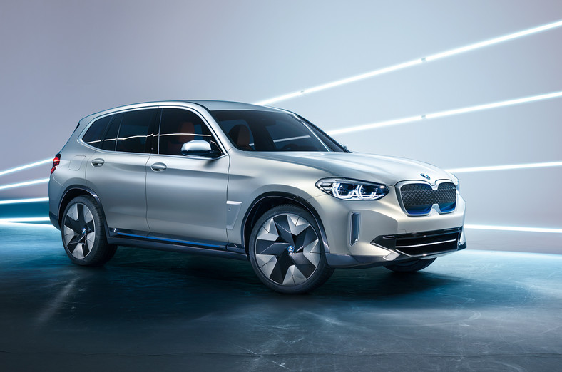 BMW iX3