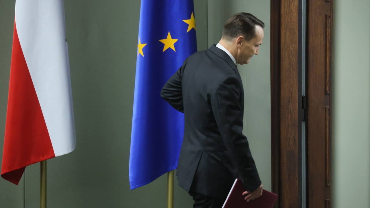 Radosław Sikorski pilnie wyjechał z Sejmu. Po powrocie ujawnił powód [RELACJA NA ŻYWO]