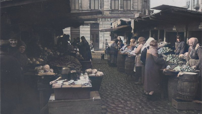 Kercelak w 1927 r. Stoiska z owocami i warzywami. Źródło: Narodowe Archiwum Cyfrowe.