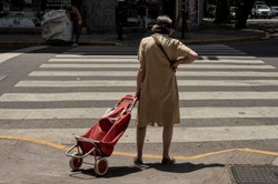 Eksperci: W Polsce trzeba zrównać wiek emerytalny kobiet i mężczyzn oraz przebudować socjal