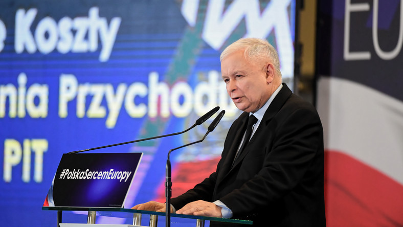W polityce wiarygodność jest wartością, którą trzeba cenić bardzo wysoko, ona jest fundamentem demokracji - mówił dzisiaj prezes PiS Jarosław Kaczyński w Krakowie. To oczywiste krzywoprzysięstwo - dodał, wskazując na deklarację europejską PO z 2003 r.