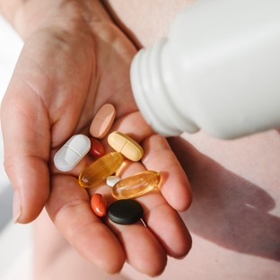 Vitaminok veszélyei: hogyan alakulhat ki egyszerre hiány és túladagolás?