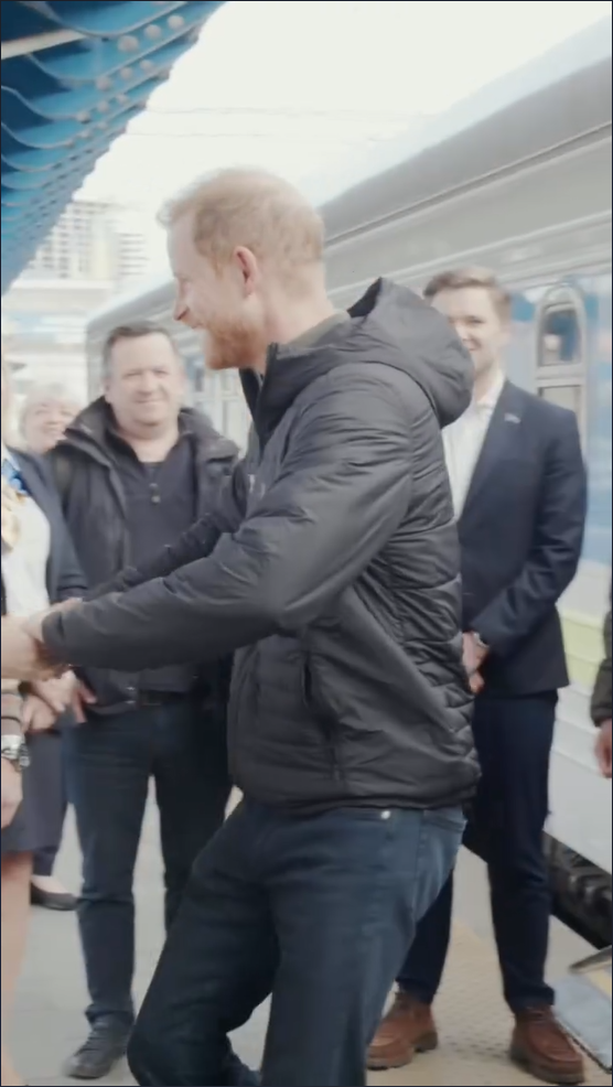 Britský princ Harry neohlásene pricestoval na Ukrajinu. 