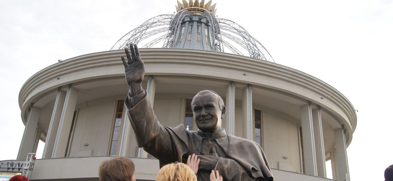 Toruń ma być miastem Jana Pawła II. "Religijne szaleństwo po prostu się opłaca"