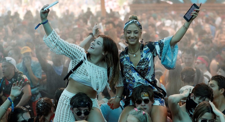 millennials selfie coachella