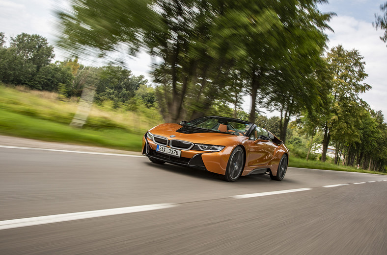 Test BMW i8 Roadster - futurystycznie i luksusowo