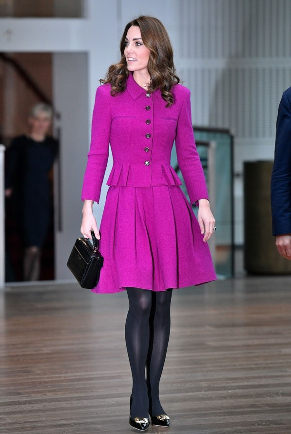  Księżna Kate w fioletowym komplecie. Inspirowała się ostatnią stylizacją 