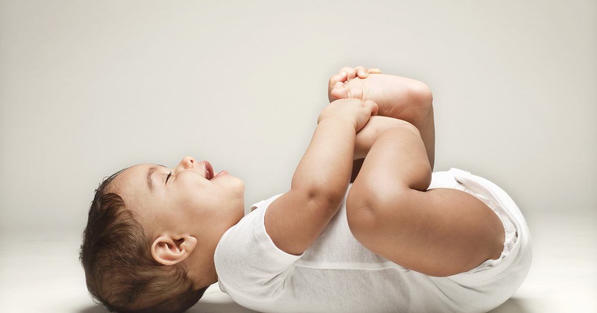 Etapy rozwoju niemowlaka – skoki rozwojowe, jakie zmiany podczas kolejnych  miesięcy życia - Dziecko