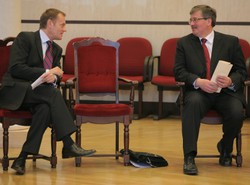 Premier: Będę współpracował i z SLD, i z PiS