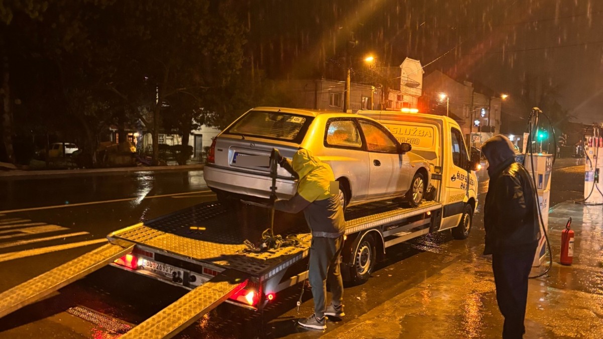 Mladiću iz Beograd otkazali brisači na auto-putu tokom pljuska