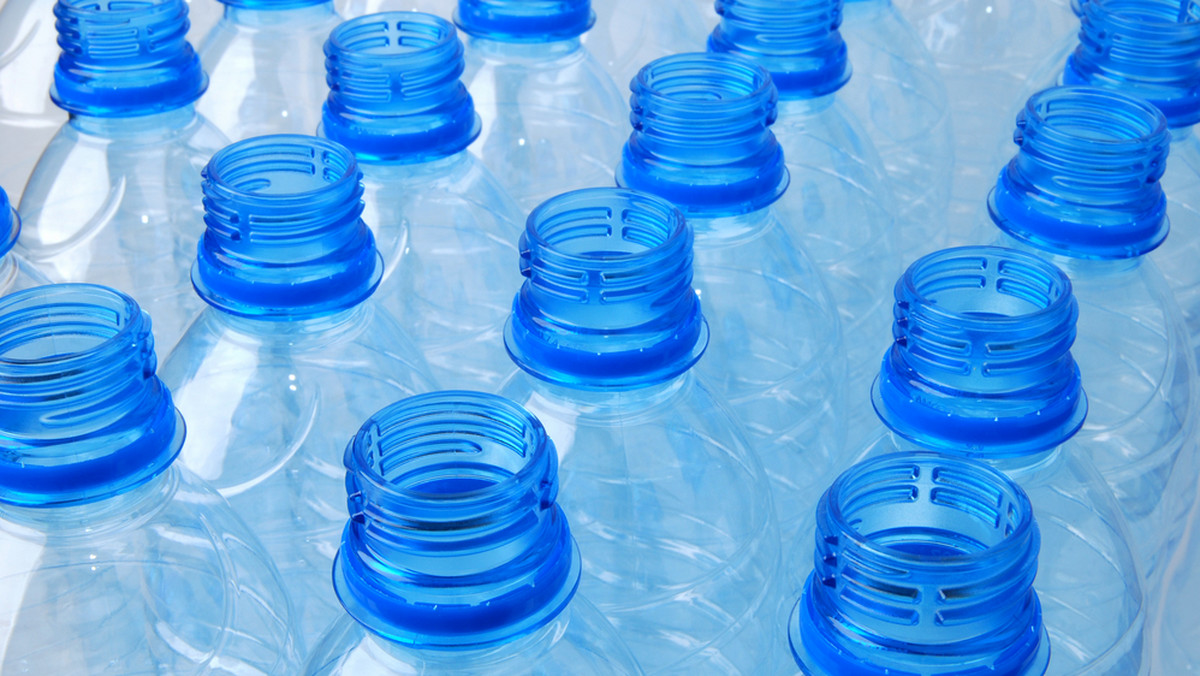 Kaucja za plastikowe butelki. Czy rząd wdroży przepisy unijnej dyrektywy?
