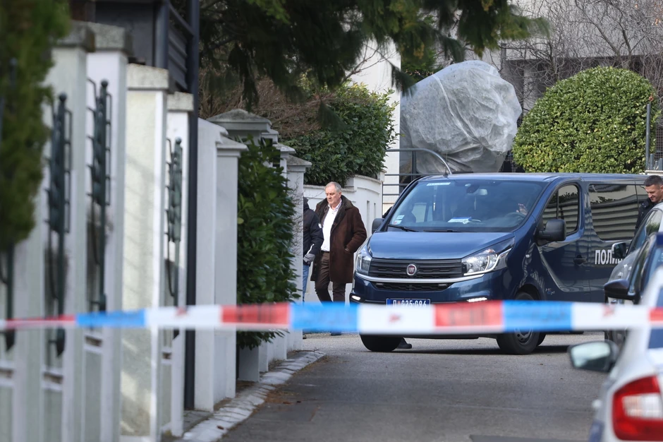 Kuća Zdravka Čolića bačena bomba