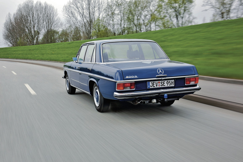 Mercedes-Benz W115 200 D