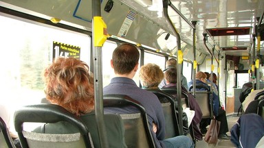 Warszawa: brak "elementarnej higieny" - podstawą wyproszenia z autobusu