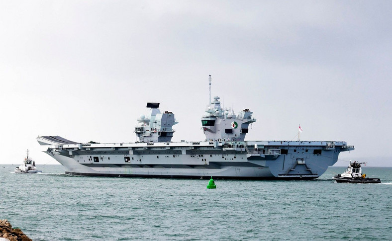 HMS Queen Elizabeth rozpoczyna podróż do USA