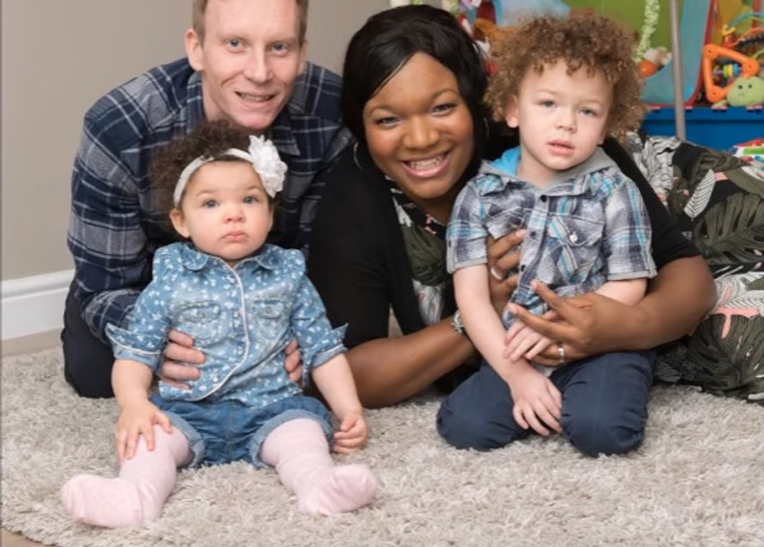 Ketrin Hauart s decom i suprugom