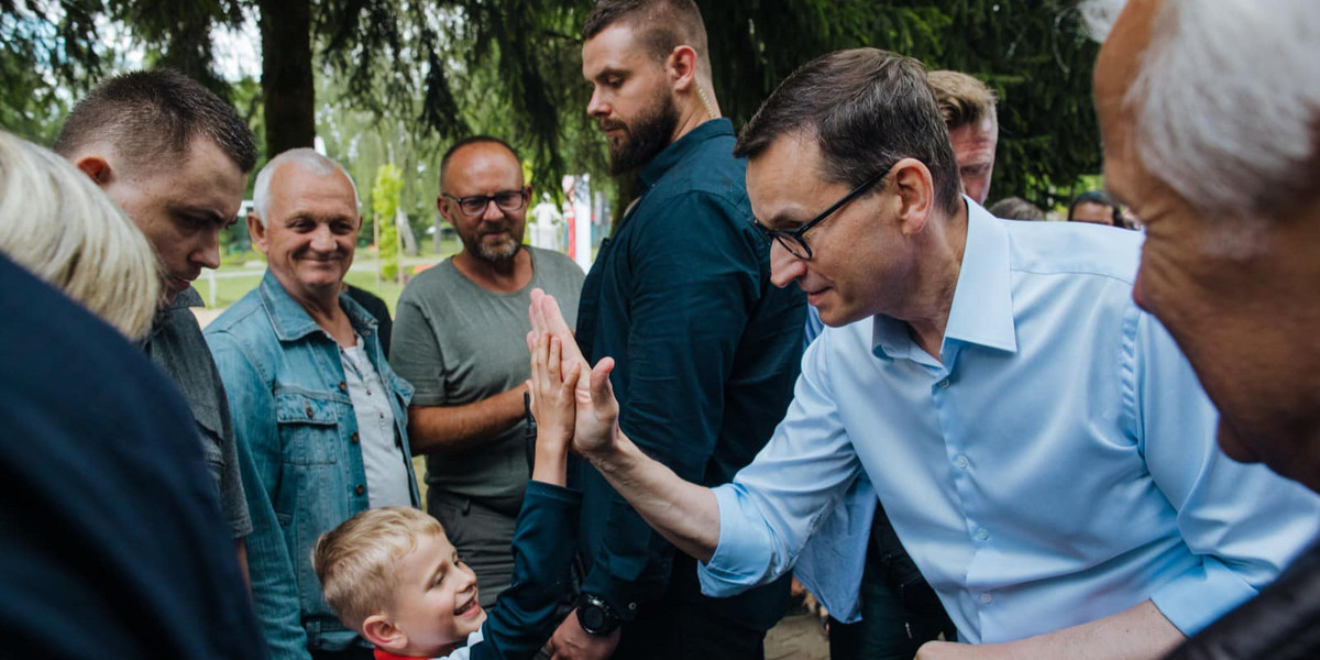 Premier Mateusz Morawiecki ruszył w weekend na dalszy objazd po kraju. Z jego ust padły kolejne obietnice.