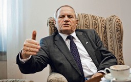 Koziej: Awans w armii jak w policji