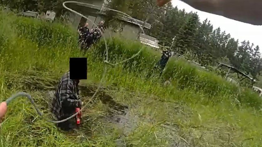 The madman with a chain saw chasing his father. But police action! Everything has recorded