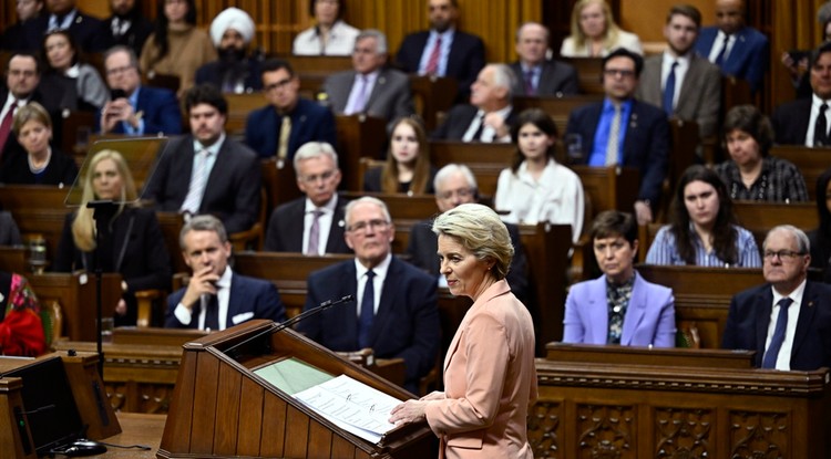 Ursula von der Leyen, az Európai Bizottság elnöke beszédet mond a kanadai parlamentben Fotó: Northfoto