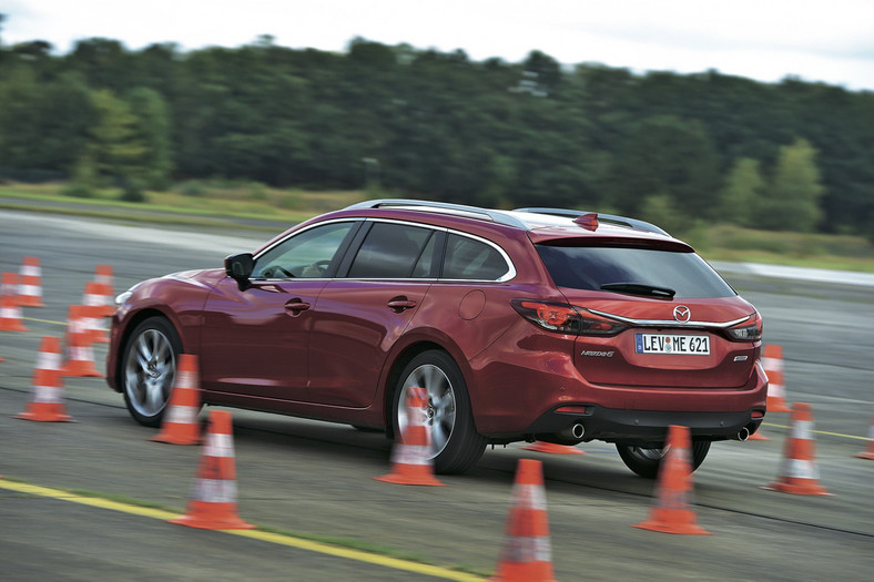 Pożeracze kilometrów - Kia Optima, Mazda 6, Renault Talisman i Skoda Superb