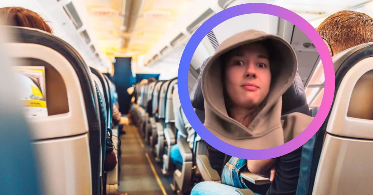 Odchyliła siedzenie w samolocie. Starsza pani za nią wpadła w szał [wideo]