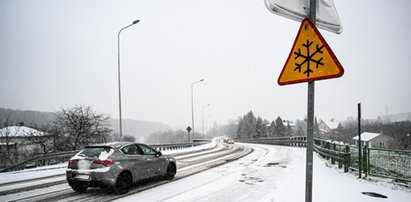 Nadciągają intensywne opady śniegu i silny wiatr. IMGW wydało ostrzeżenia dla tych rejonów