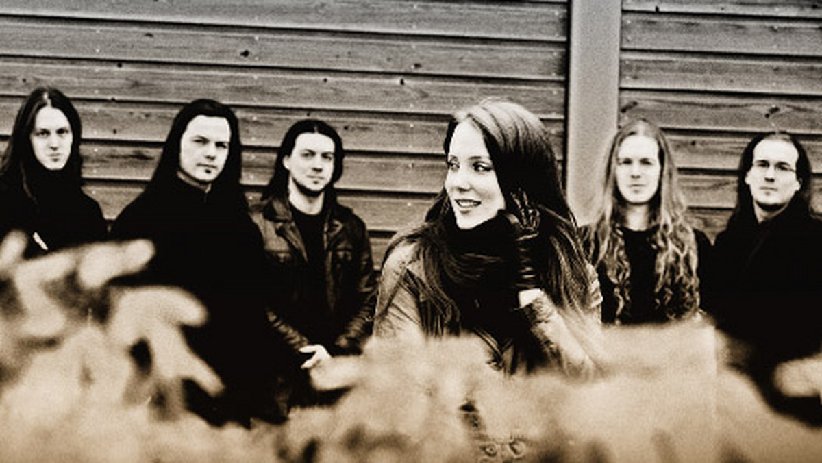 Epica zamieściła w sieci najnowszy singel, "Storm The Sorrow".