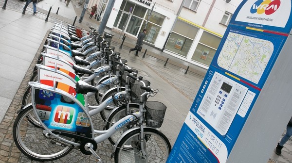 Wrocławski Rower Miejski był jednym z pierwszych systemów publicznej wypożyczalni rowerów miejskich w Polsce. Zaczęto w 2011 roku z liczbą 140 jednośladów. Od tego czasu system rozrósł się blisko 17-krotnie.