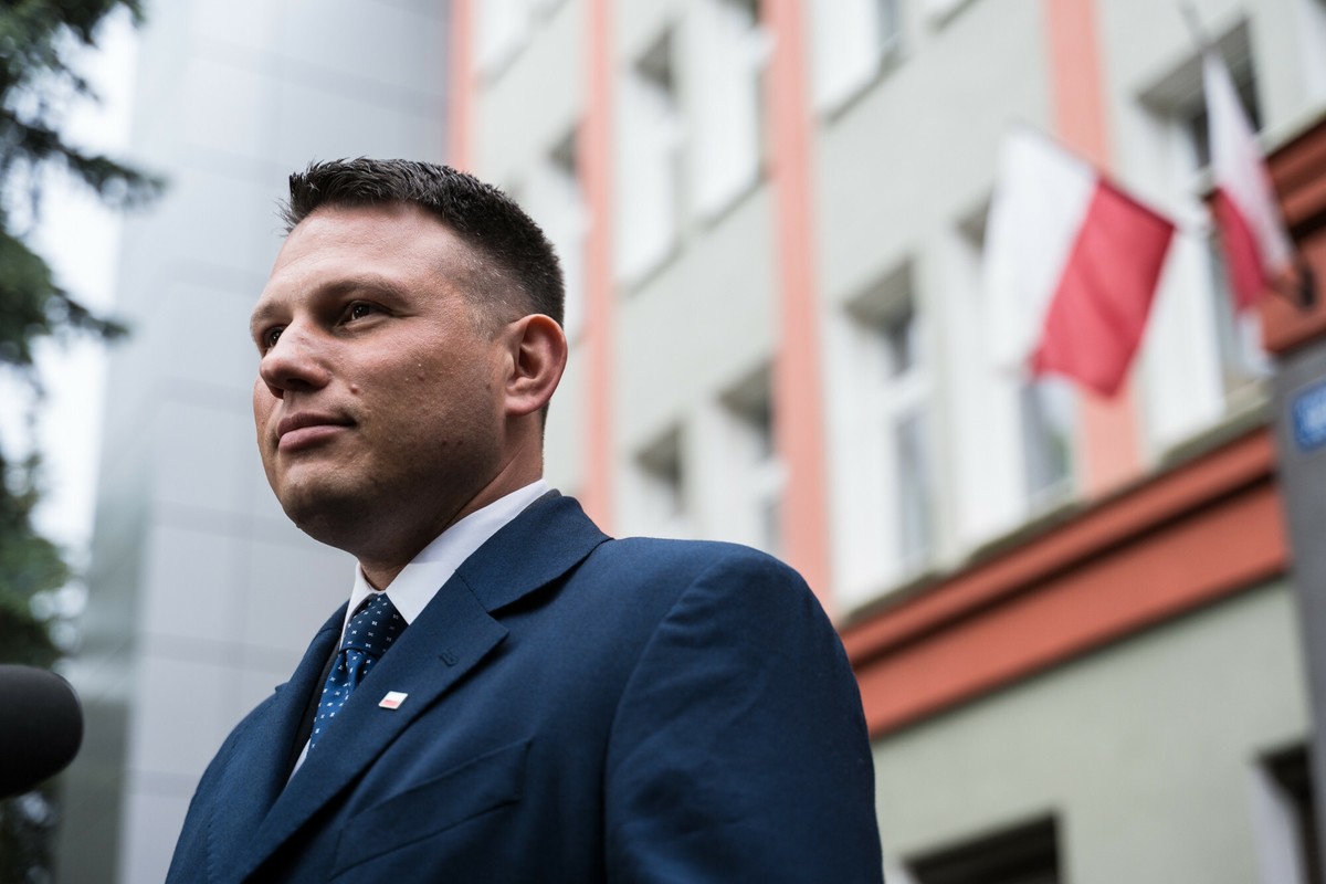 Na kogo zagłosują wyborcy Sławomira Mentzena? Jest wyraźny faworyt [SONDAŻ]