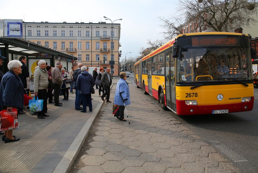 Komunikacja w Łodzi po zmianach. Chaos w rozkładach jazdy MPK Łódź