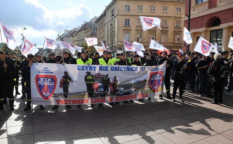 protest służb mundurowych