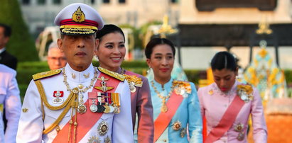 Spędza kwarantannę z 20 kobietami. Szokująca decyzja króla Tajlandii