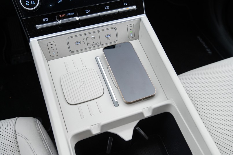 Hyundai Santa Fe Hybrid