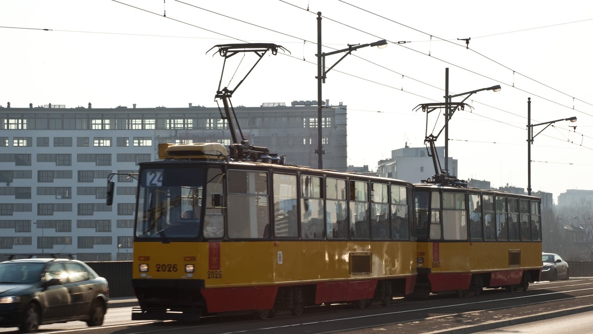 Mieszkańców stolicy w czterech pierwszych dniach przyszłego tygodnia mogą czekać czasowe utrudnienia w kursowaniu komunikacji miejskiej. Powodem jest kilka zaplanowanych zgromadzeń publicznych.