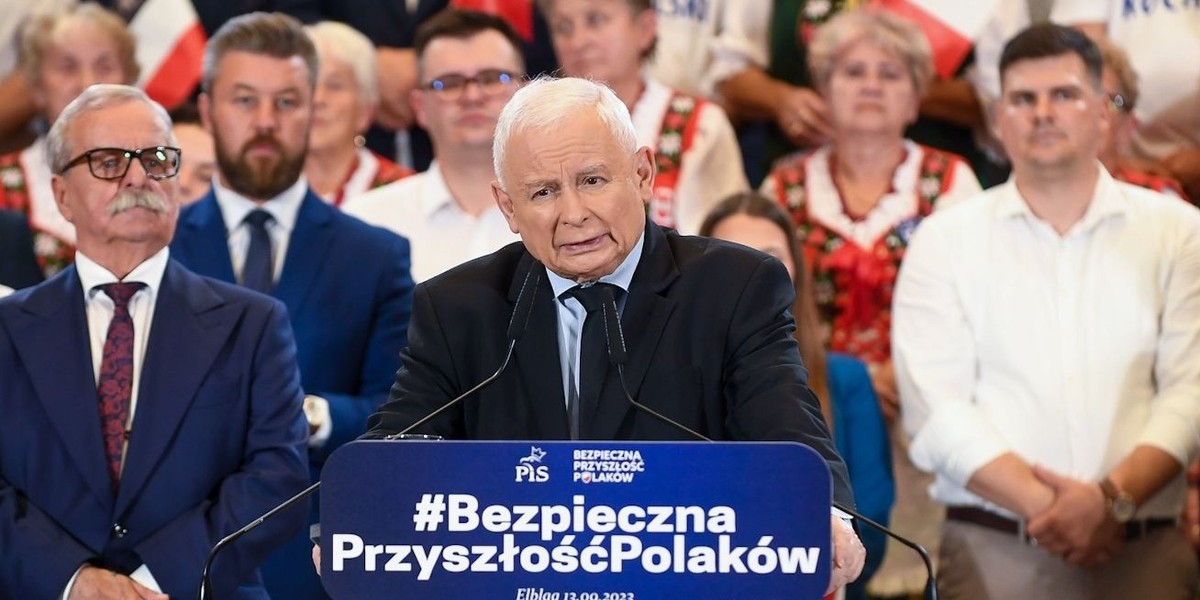 Szok! Zaskakująca teoria Kaczyńskiego dotycząca Tuska. "Można powiedzieć, z wielkiej ulewy pod rynnę".