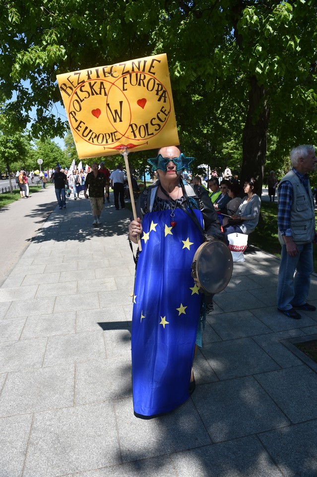 Ulicami Warszawy przeszedł marsz: "Jesteśmy i będziemy w Europie"