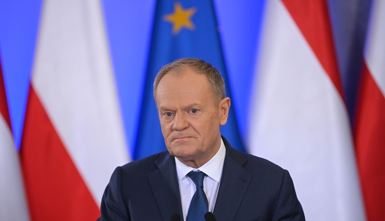 Trzęsienie ziemi na stacjach paliw. Tusk: Proszę kierować pytania do innego Donalda