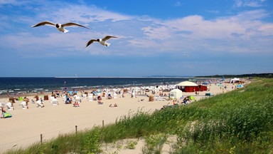 Już nie zapalisz papierosa na plaży. Władze Darłowa wprowadziły zakaz