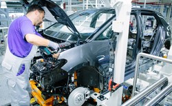 Volkswagen szybszy niż politycy. Sprzeda ponad trzy miliony aut elektrycznych rocznie