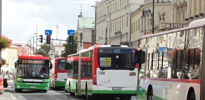 Kierowca nie miał maseczki. Pasażer chce zadośćuczynienia. Spora kwota w grze